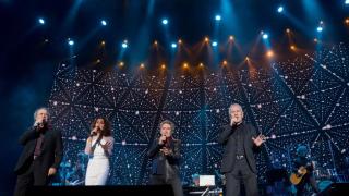Joan Manuel Serrat, Ana Belén, Miguel Ríos y Víctor Manuel en un concierto en Zaragoza, en una imagen de archivo.