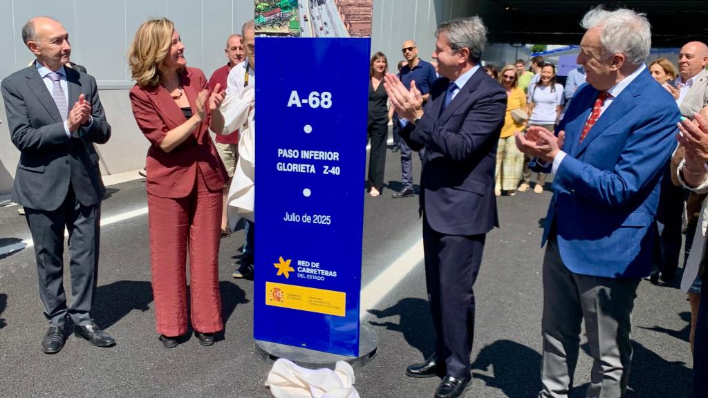 Inauguración del falso túnel, que ya ha abierto al tráfico.