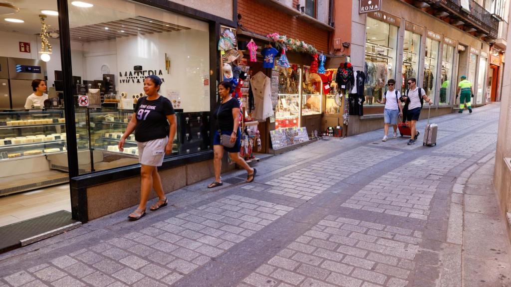 Calle Comercio con el nuevo pavimento