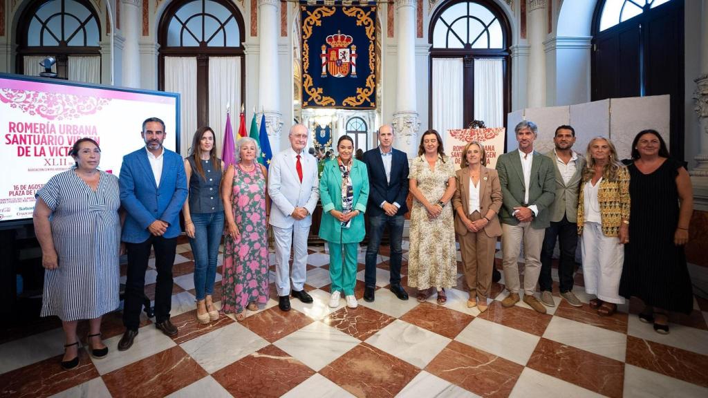 Presentación de Toñi Moreno como abanderada de la feria.