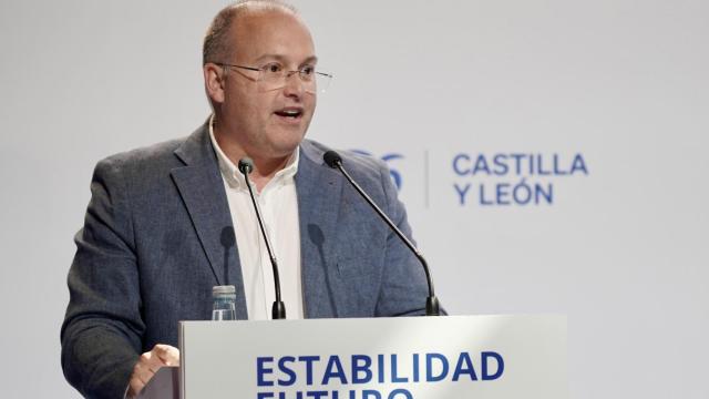 El secretario general del PP, Miguel Tellado, y el presidente del Partido Popular de Castilla y León, Alfonso Fernández Mañueco, clausuran el Comité Ejecutivo y la Junta Directiva Autonómica del PPCyL