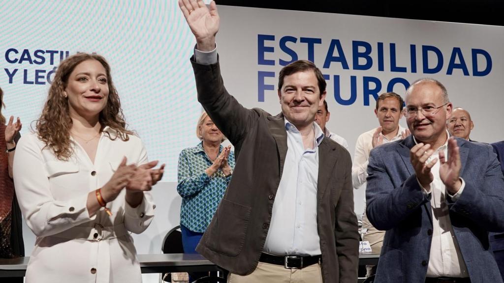 El secretario general del PP, Miguel Tellado, y el presidente del Partido Popular de Castilla y León, Alfonso Fernández Mañueco, clausuran el Comité Ejecutivo y la Junta Directiva Autonómica del PPCyL
