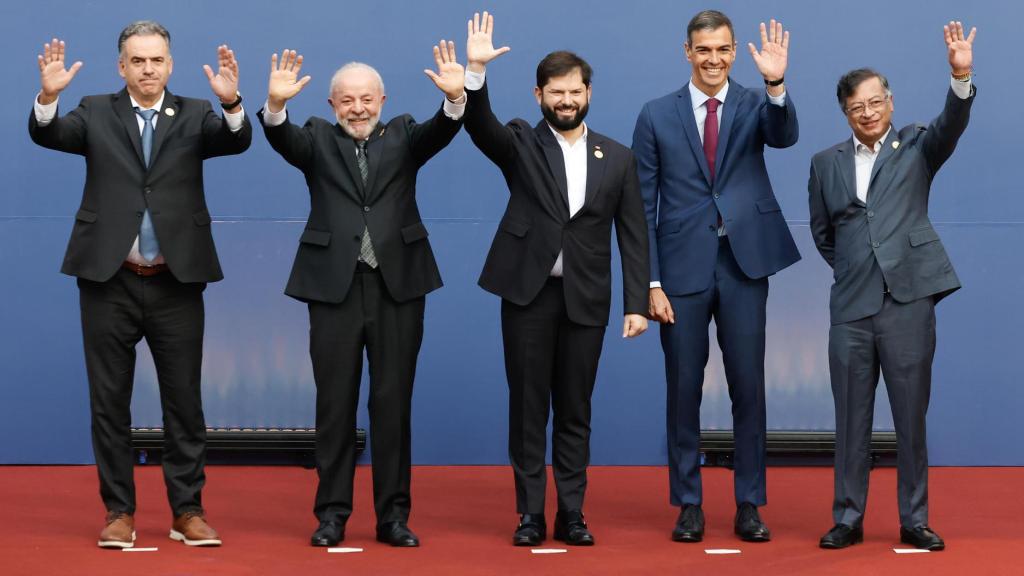 El presidente de Brasil, Luiz Inácio Lula da Silva; el presidente de Chile, Gabriel Boric; el presidente del Gobierno de España, Pedro Sánchez, y el presidente de Colombia, Gustavo Petro, este lunes en Santiago de Chile.