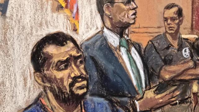 Fotografía de un dibujo realizado por la artista Jane Rosenberg donde aparece el abogado Alexei Schacht, hablando junto a su cliente, el narcotraficante ecuatoriano José Adolfo 'Fito' Macías.