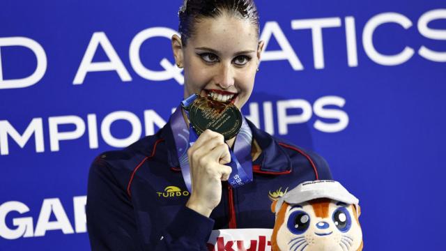 Iris Tió, con su medalla de oro en el Mundial de Singapur 2025