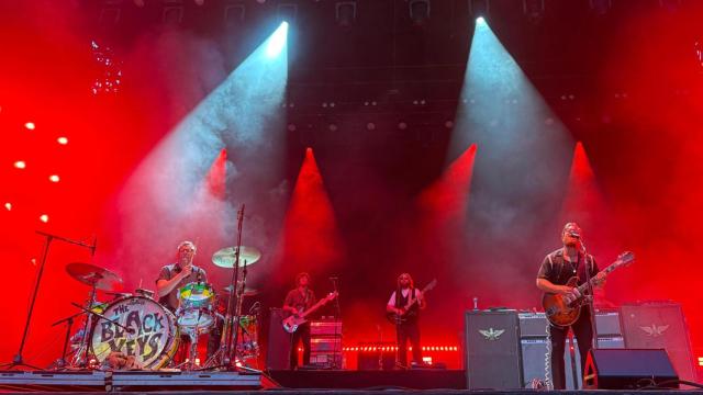 The Black Keys llenan Vigo de rock en un abarrotado Castrelos