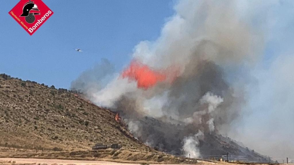 El incendio de Villena el pasado sábado.