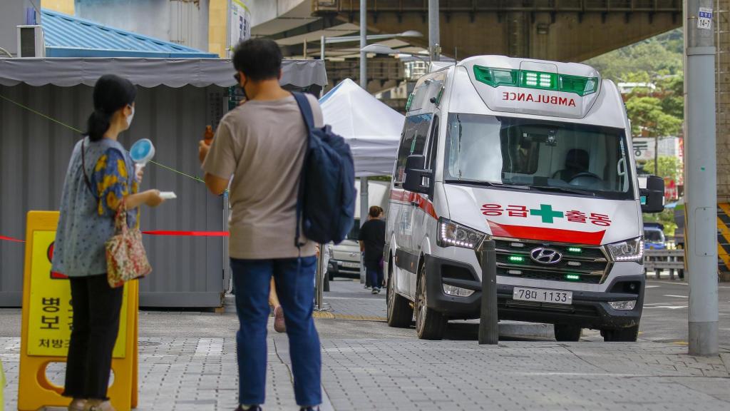 Imagen de archivo de una ambulancia en Corea del Sur.
