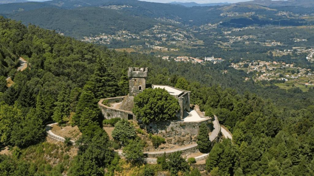 Castillos de Sobroso.