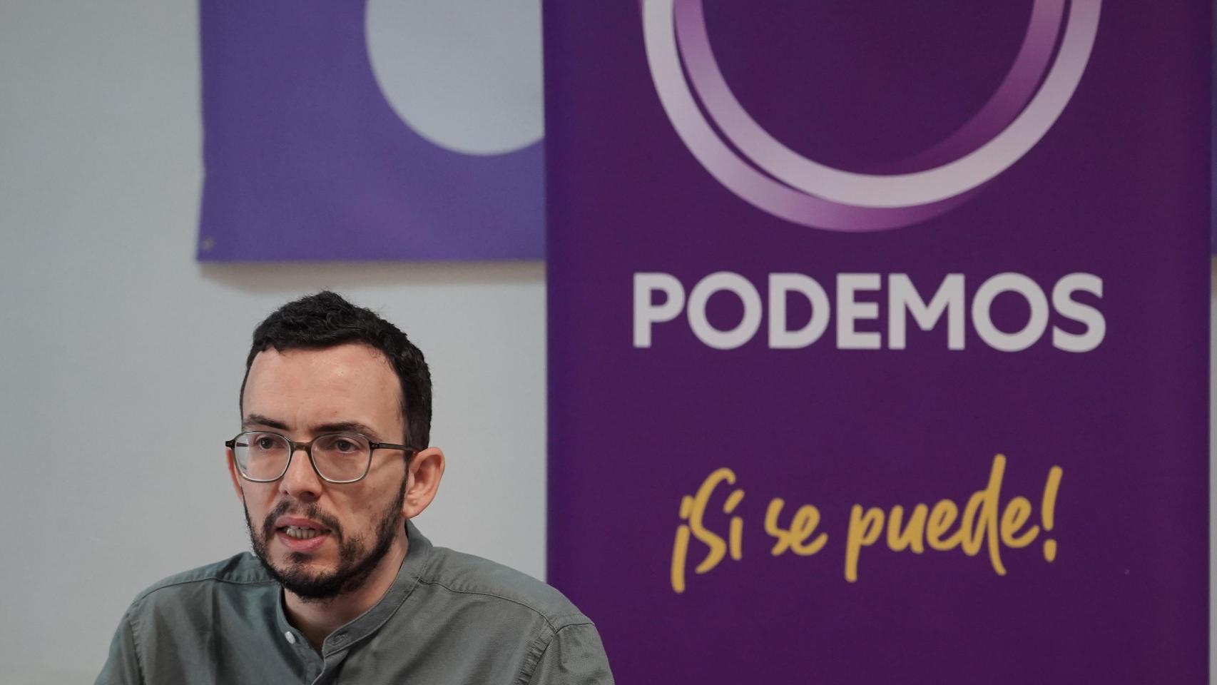 El candidato a la Junta de Podemos Castilla y León, Miguel Ángel Llamas, durante una rueda de prensa.