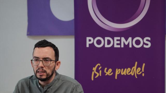 El candidato a la Junta de Podemos Castilla y León, Miguel Ángel Llamas, durante una rueda de prensa.