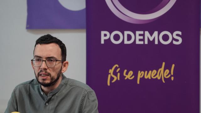 El coordinador general de Podemos Castilla y León, Miguel Ángel Llamas, durante su rueda de prensa de este martes