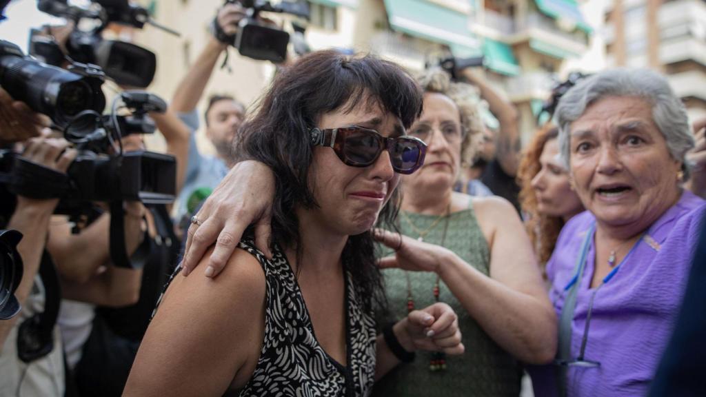 Juana Rivas este martes a su llegada al punto de encuentro familiar en Granada.