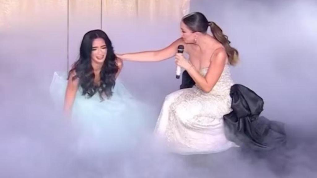 Laura Pérez y Jacqueline Bracamontes en la semifinal de 'Miss Universe Latina, el reality'.