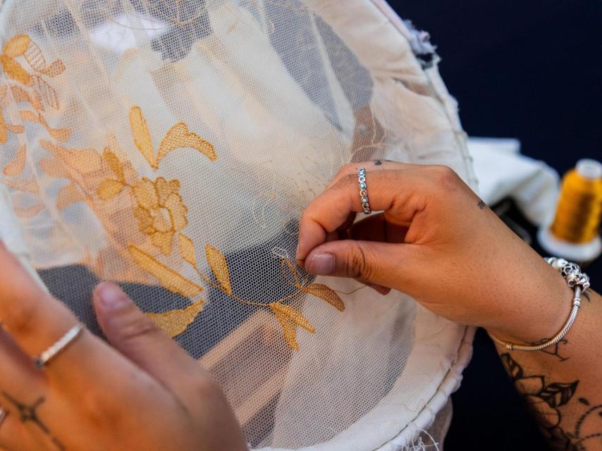 Detalle del bordado en el marco del evento celebrado en La Alhambra.