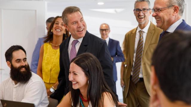El presidente de Castilla-La Mancha, Emiliano García-Page, en la visita a Madrija.