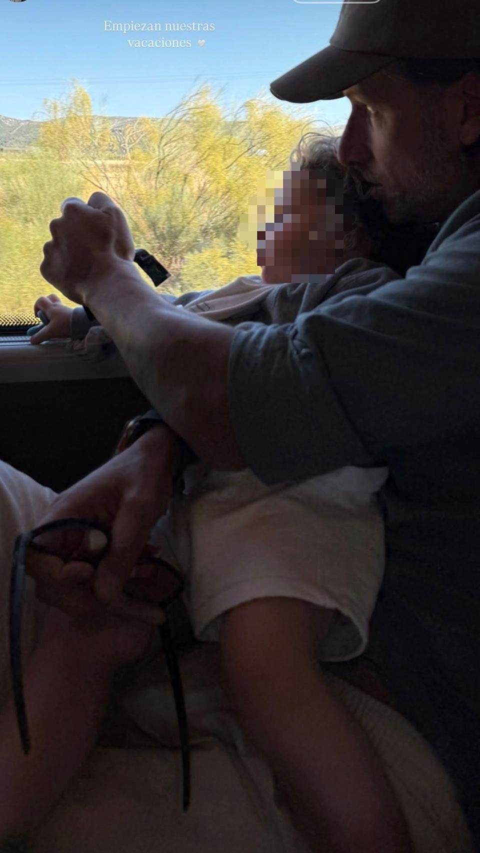 Feliciano López y su hijo Marco en un 'story' de Instagram de Sandra Gago.