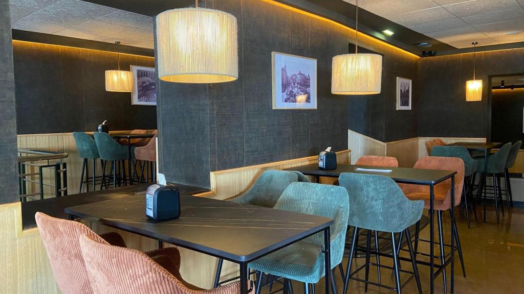 Interior de la cafetería.