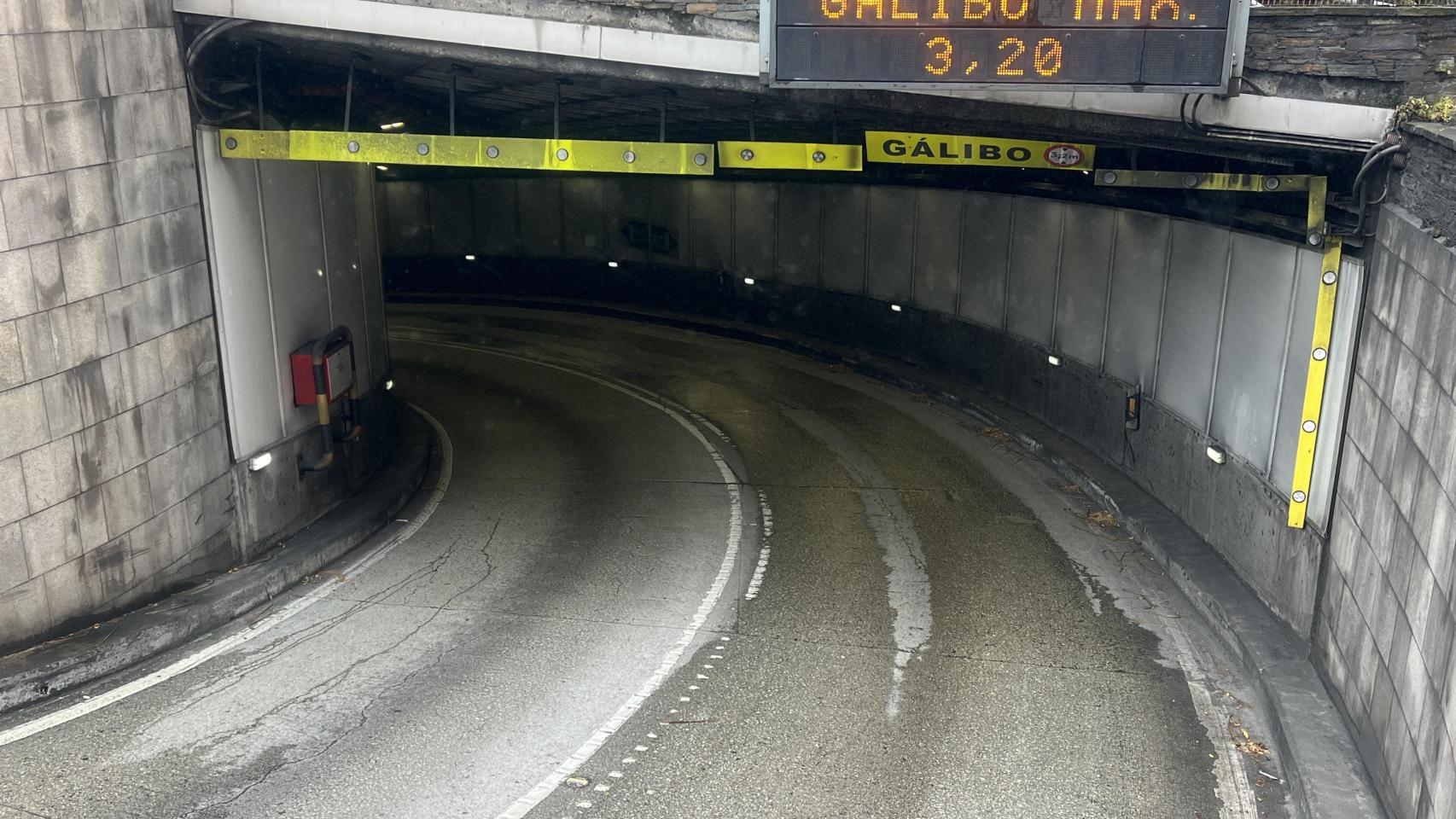 Acceso al túnel de María Pita desde Atochas.