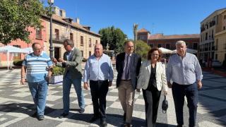 Gregorio junto a los senadores del PP en Talavera de la Reina.