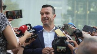 El presidente de la Diputació de València, Vicent Mompó, atiende a los medios tras su declaración como testigo ante la jueza que investiga la gestión de la dana. EP