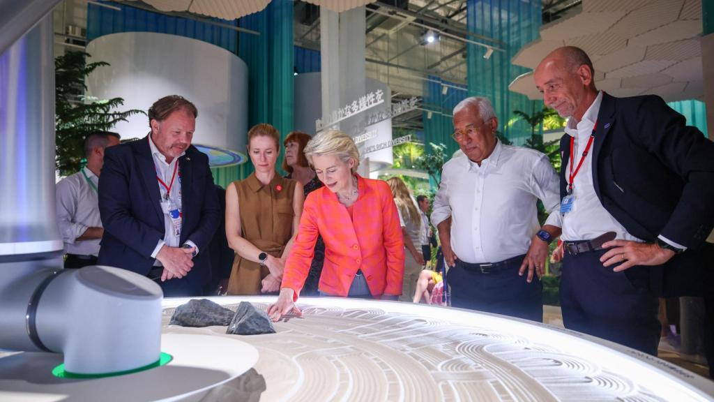 Kaja Kallas, Ursula von der Leyen y António Costa han visitado este martes la Expo Osaka 2025, antes de viajar el jueves a la cumbre de Pekín