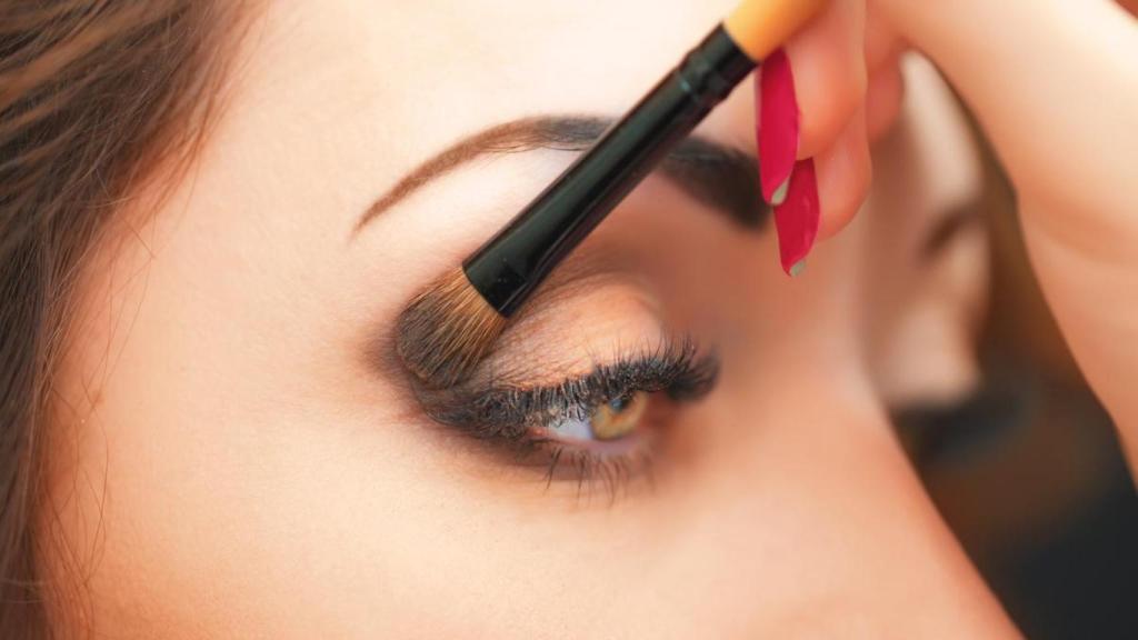 No hagas esto con tus ojos si tienes más de 50 años, el aviso de la maquilladora María Sánchez a las mujeres