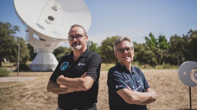 Juan Luis Cano y Michael Küppers, científicos de la Agencia Espacial Europea (ESA), en su delegación de Villafranca del Castillo, Madrid.