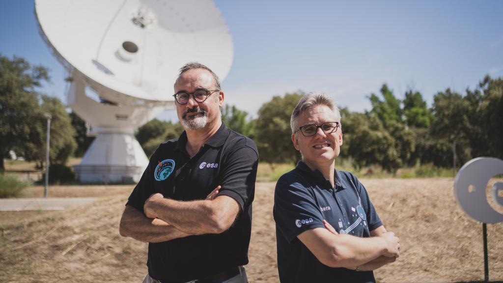 Juan Luis Cano y Michael Küppers, científicos de la Agencia Espacial Europea (ESA), en su delegación de Villafranca del Castillo, Madrid.
