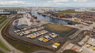 Instalaciones de la empresa logística y portuaria PD Ports en el río Tess.