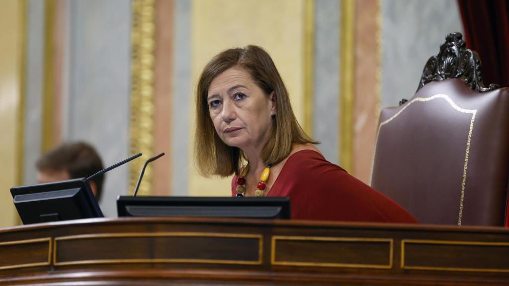 La presidenta del Congreso, Francina Armengol, durante el Pleno del Congreso celebrado este martes.