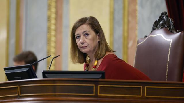 La presidenta del Congreso, Francina Armengol, durante el Pleno del Congreso celebrado este martes.