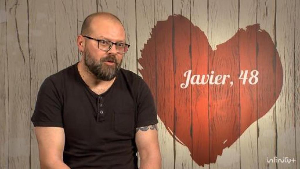 Javier, funerario de 50 años.