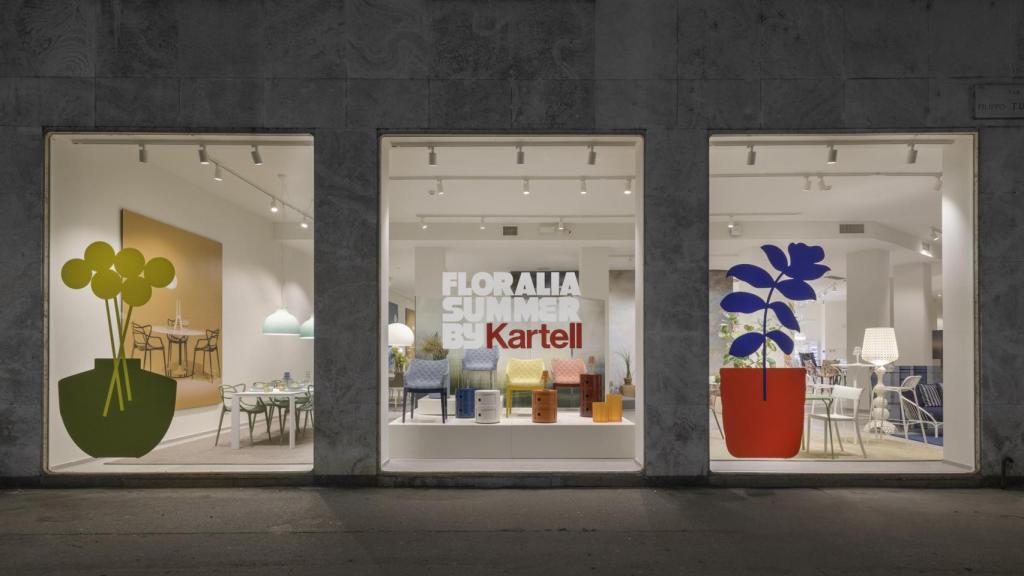 Escaparate de la tienda Kartell Turati.
