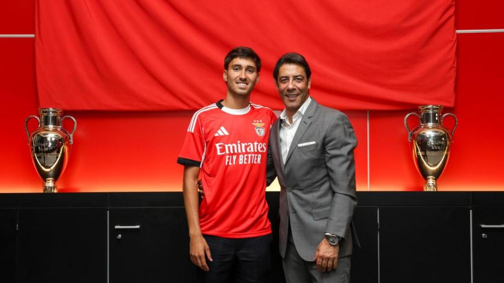 Rafa Obrador, presentado con el Benfica