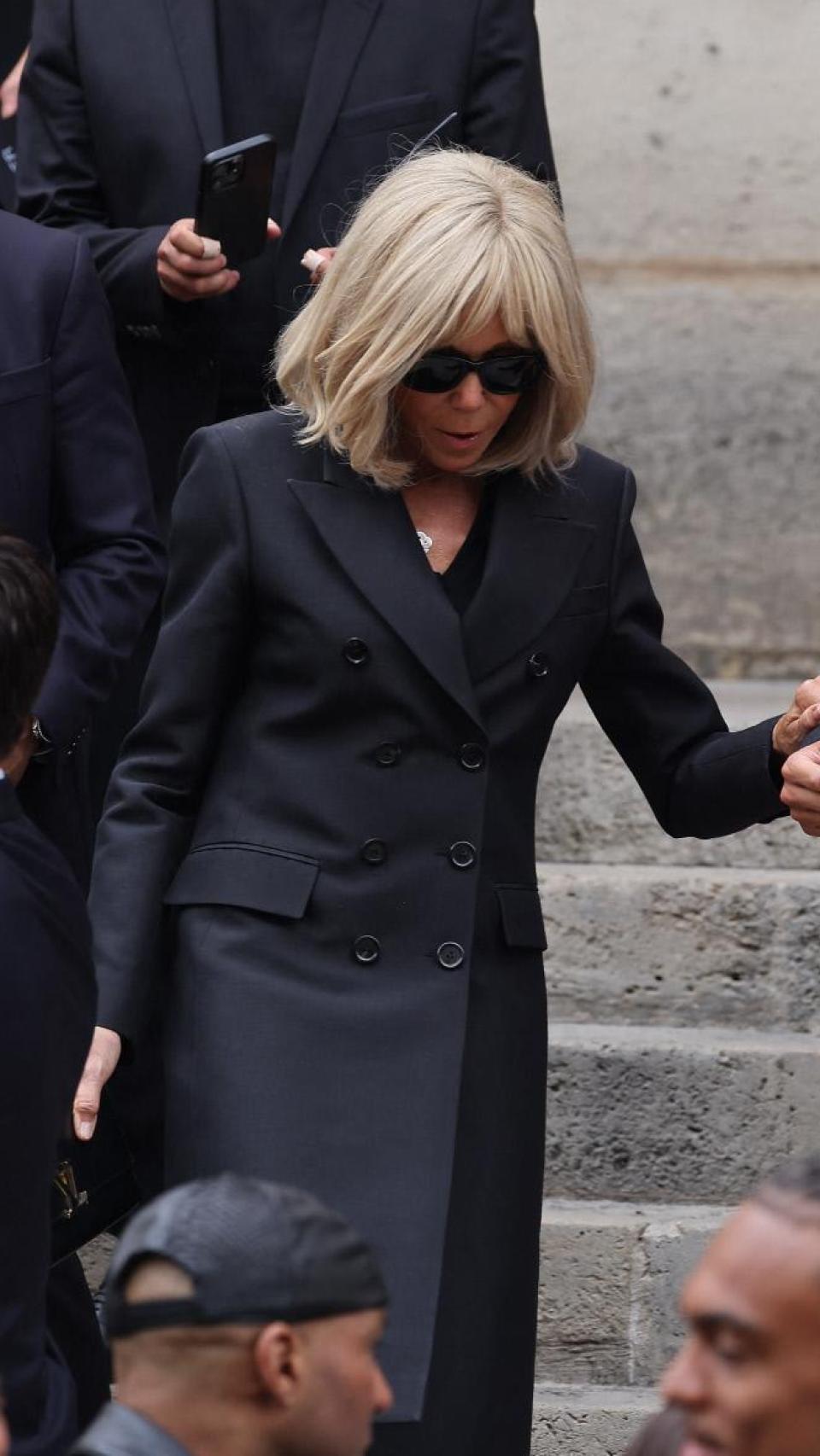 Brigitte Macron en el funeral de Thierry Arrison.