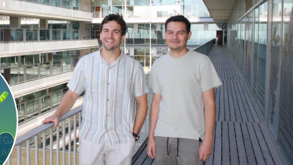 Bernardo Rodríguez-Martin y Emiliano Sotelo-Fonseca en el Centro de Regulación Genómica (CRG) de Barcelona