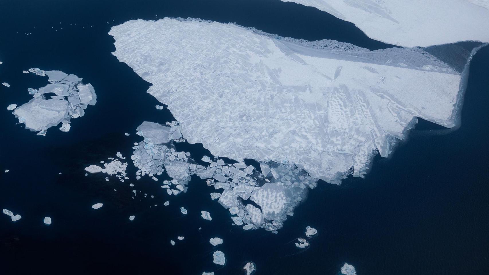 Vista del hielo ártico.