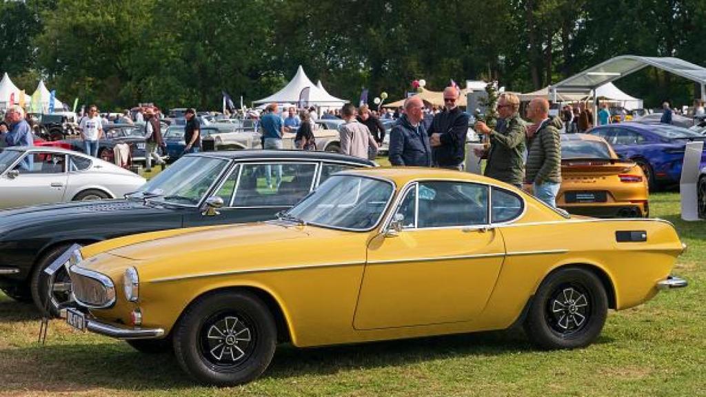 Ejemplo de un Volvo P1800S.