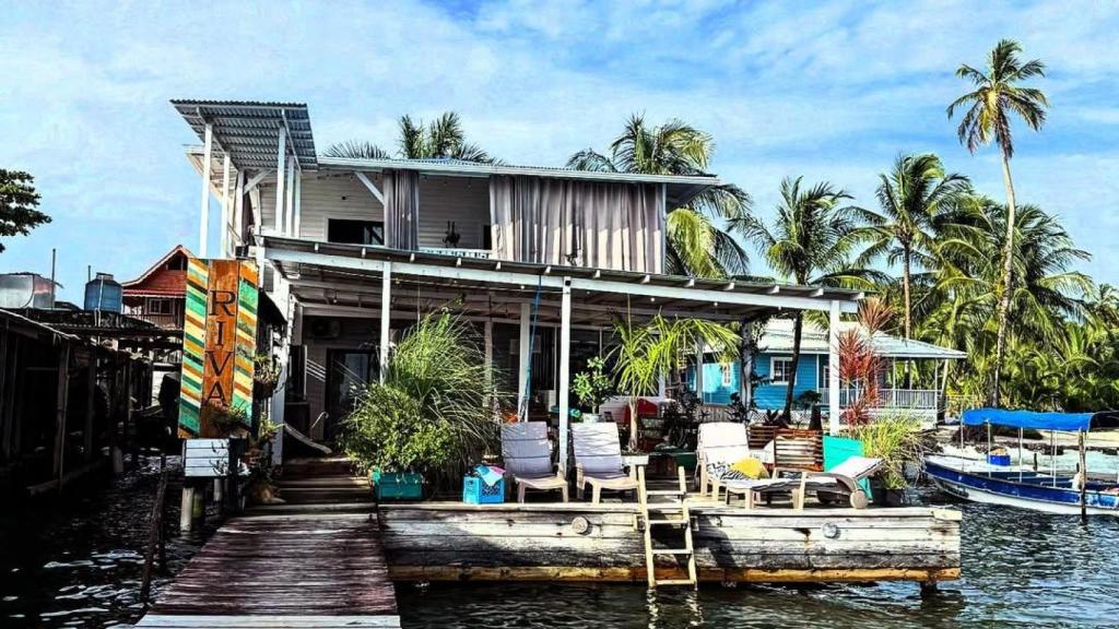 El refugio de Lara Álvarez junto a su hermano en Panamá.