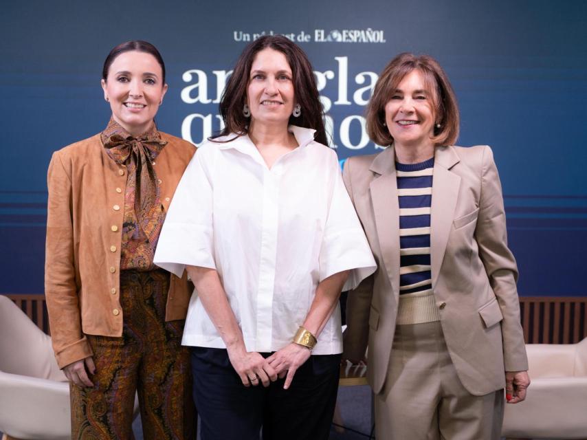Andrea Morales, junto a Cruz Sánchez de Lara y Charo Izquierdo.