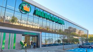 Fachada Mercadona.