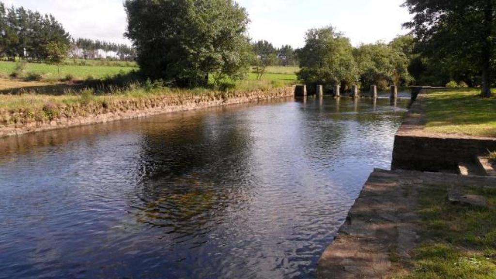 Playa fluvial de Esmorode