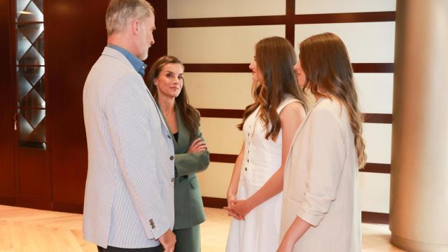 Los Reyes y sus hijas.