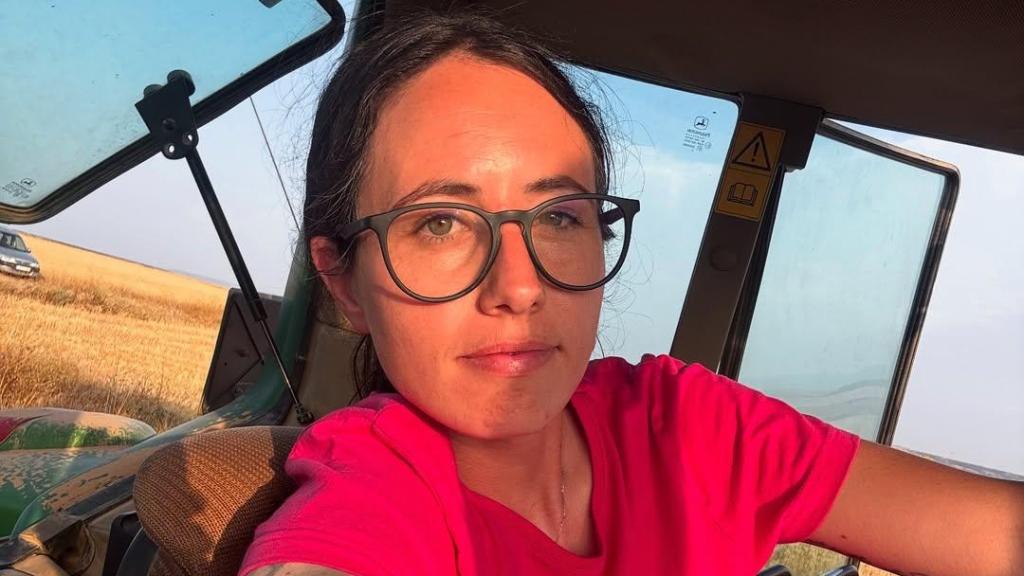 Victoria, madre y agricultora en el medio rural.