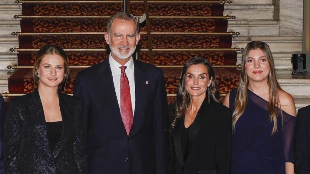 Los reyes, Felipe VI y Letizia, la princesa Leonor y la infanta Sofía, en el Gran Teatre del Liceu este miércoles, 23 de julio de 2025.