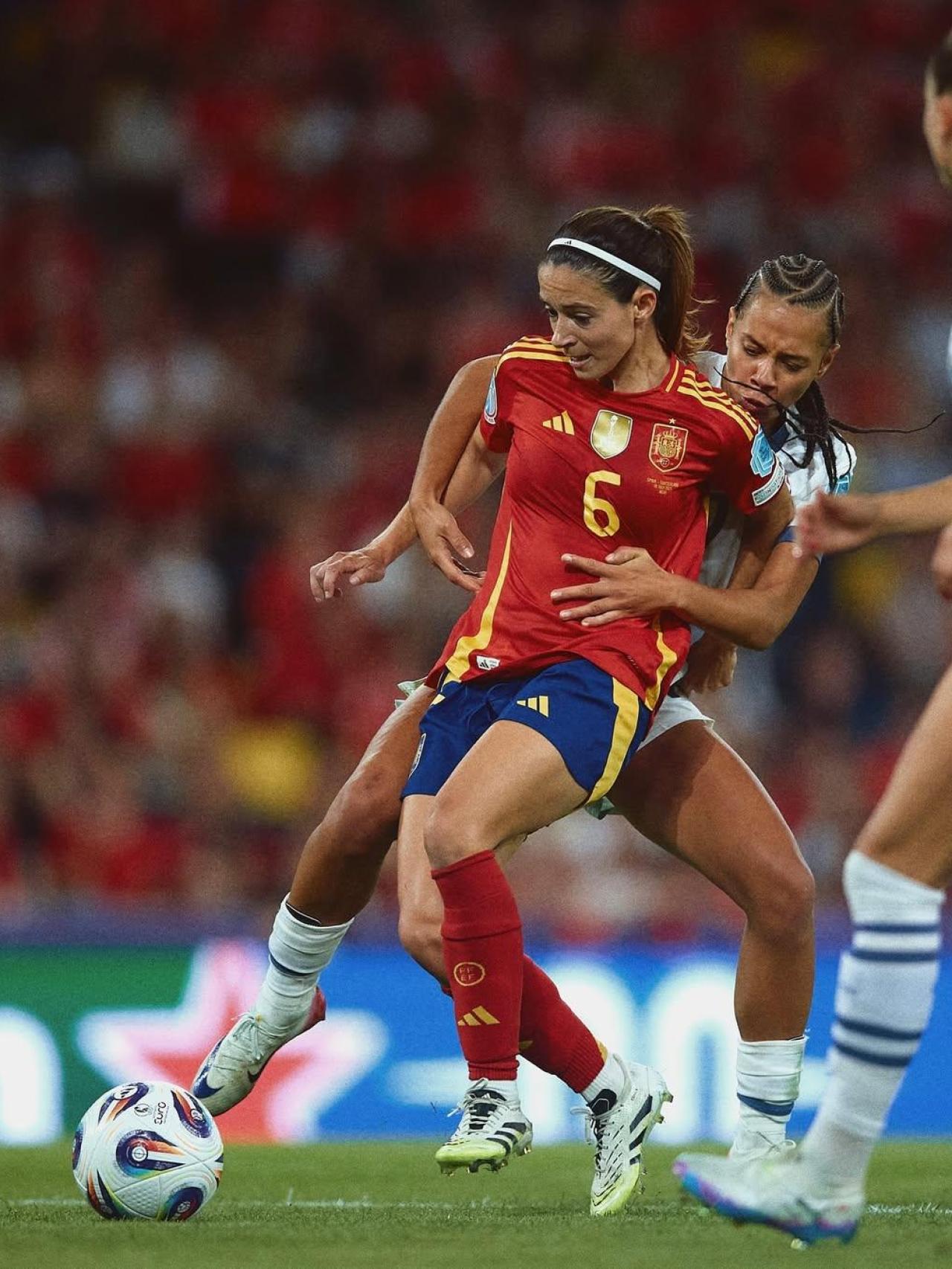 Aitana Bonmatí en un lance del encuentro contra Suiza.