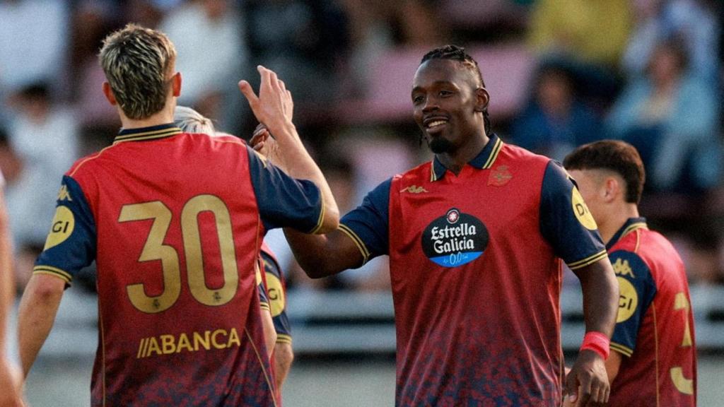 El Deportivo vence al Compostela 0-5 con goles de Zaka, Bouldini, Rubén López y Cristian Herrera.