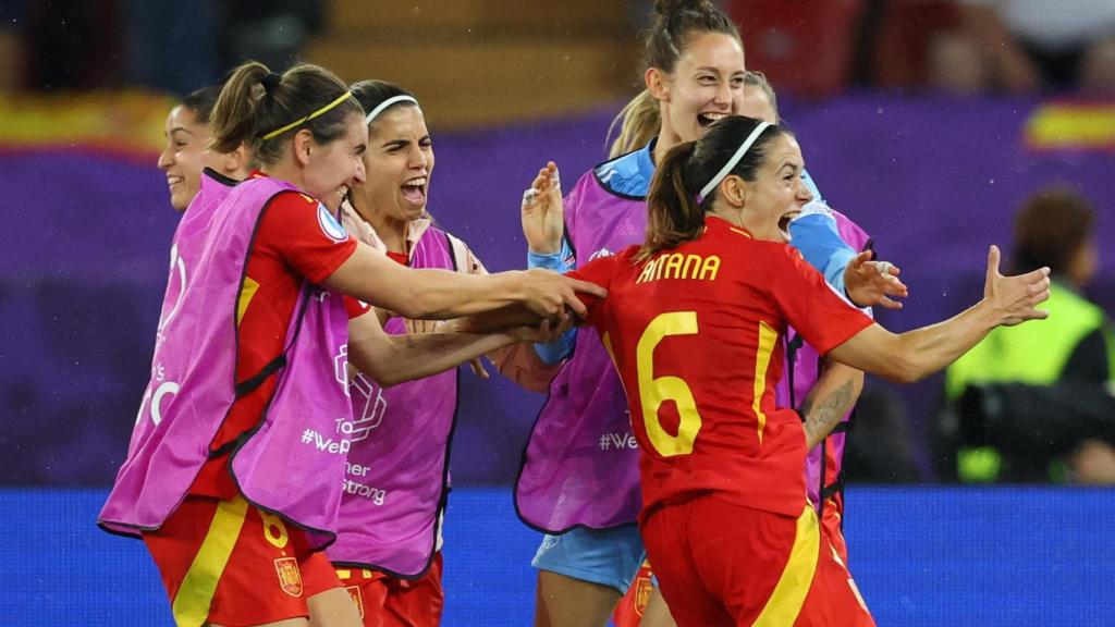 Aitana celebra su gol a Alemania en la prórroga en las semifinales de la Eurocopa femenina