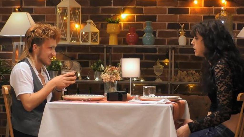 Cita de Hachi y Elliot en 'First Dates Summer Resort'